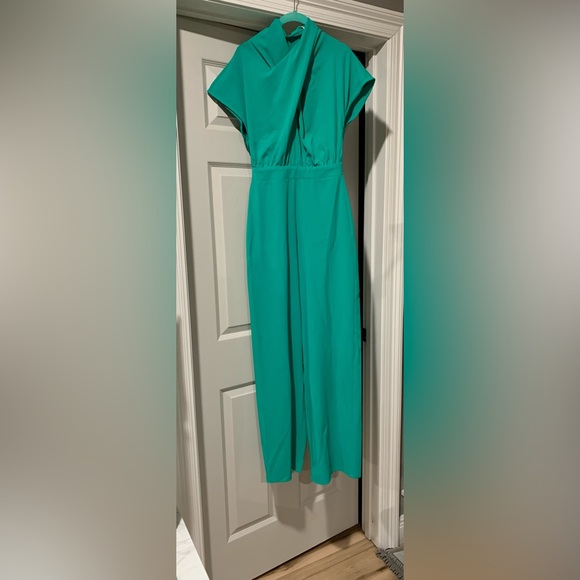 Green twist jumpsuit - Picture 3 of 3